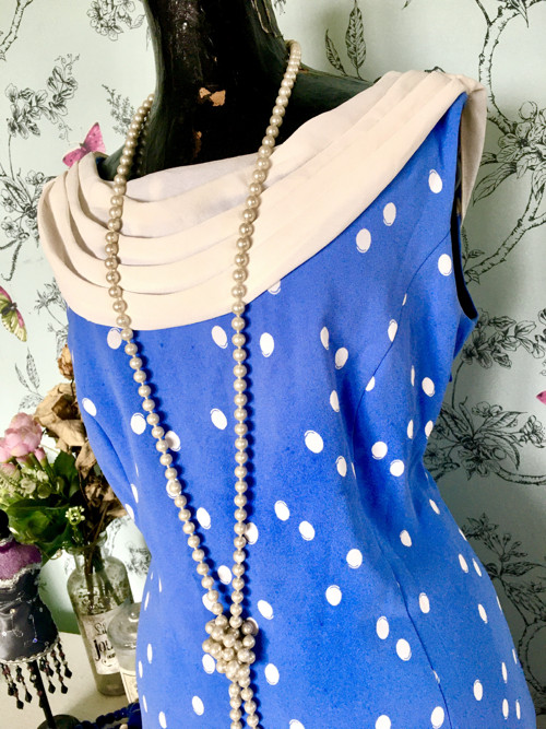 Šaty dots, retro padesátkový look — foto 2
