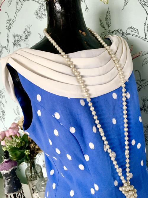 Šaty dots, retro padesátkový look — foto 4