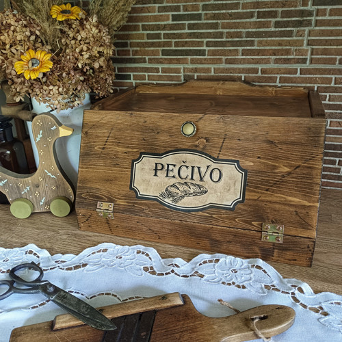 Dřevěný chlebník v rustikálním stylu — foto 2