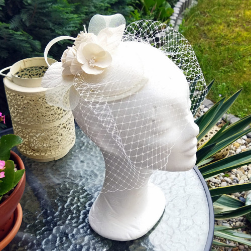Smetanový Fascinator Sinamay — foto 2