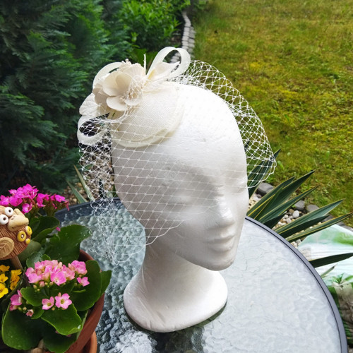 Smetanový Fascinator Sinamay — foto 4