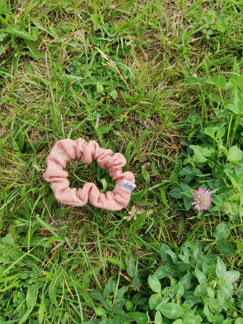 Gumička scrunchie MALÁ - růžové chmíří — foto 2