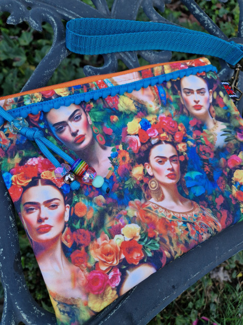 * etuje ~ taštička ~ frida — foto 6