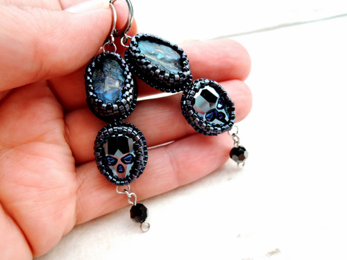 Náušnice Blue skull s labradoritem a Swarovski — foto 6