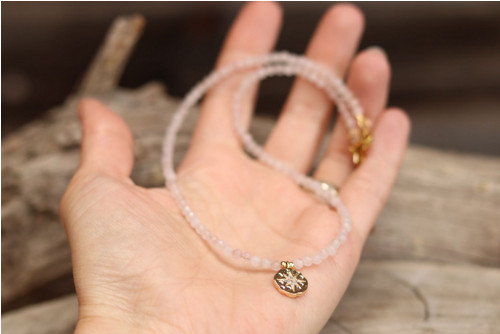 Náhrdelník choker ruženín — foto 2