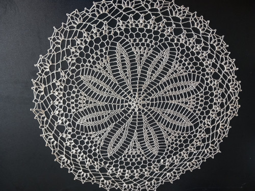 Dečka háčkovaná béžová, Venuše. Vel.53 cm — foto 2