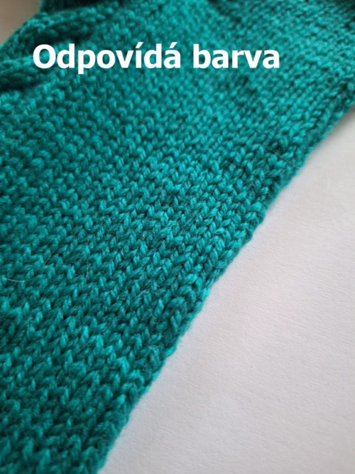 Jednobarevné ponožky s copánkem — foto 5