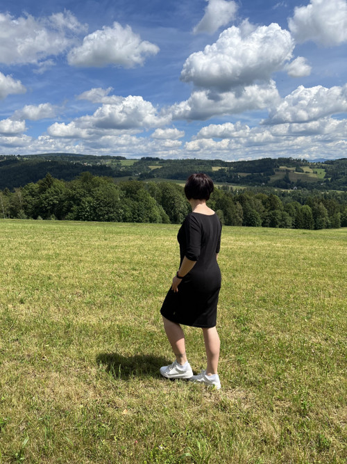 Úpletové šaty-jednobarevné — foto 4