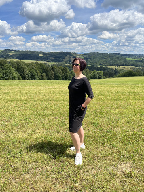Úpletové šaty-jednobarevné — foto 3
