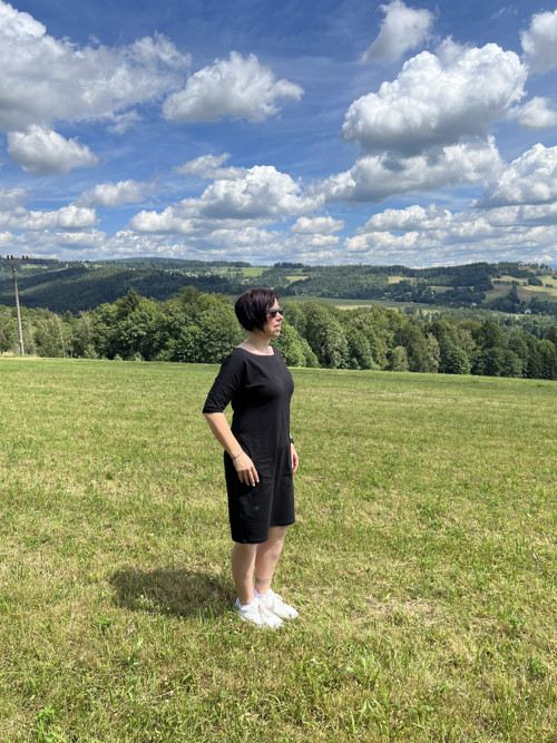 Úpletové šaty-jednobarevné — foto 5
