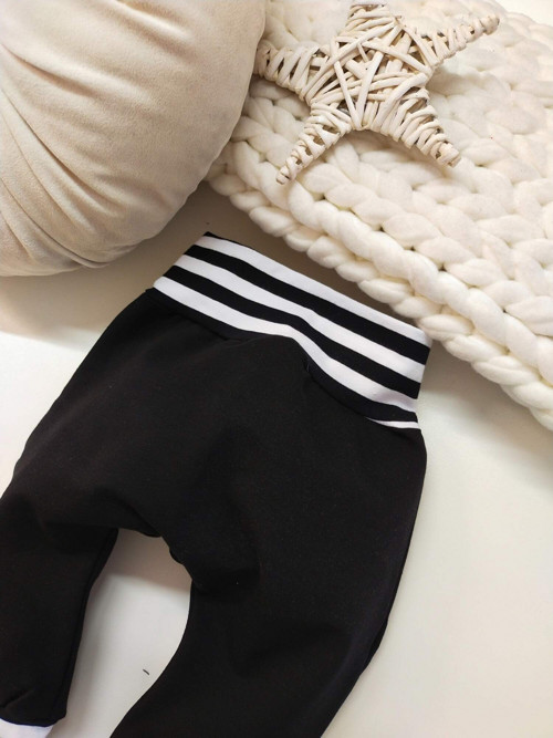 Dětské tepláky, baggy černé 3-6m — foto 2