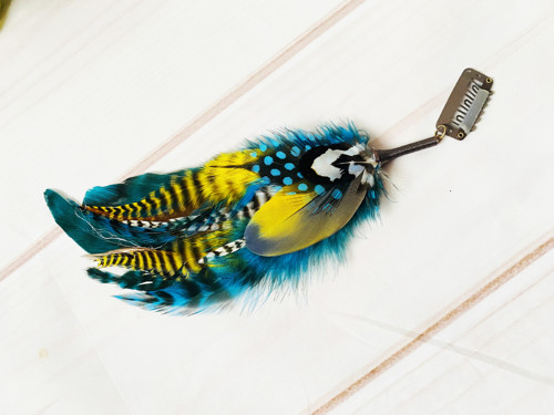 Peříčkový hair clip — foto 2
