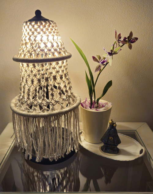 Boho macrame stínítko na stolní lampičku menší — foto 3
