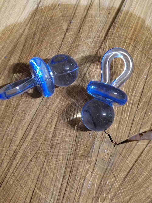 Přívěsek dudlík 23x47 mm modrý — foto 2