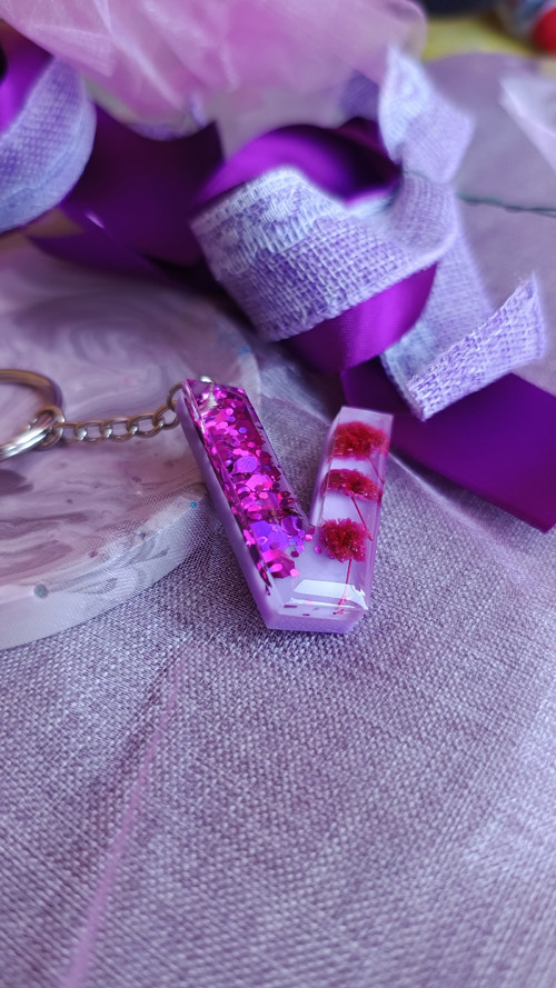 Letter "V" Purple Flower — foto 2
