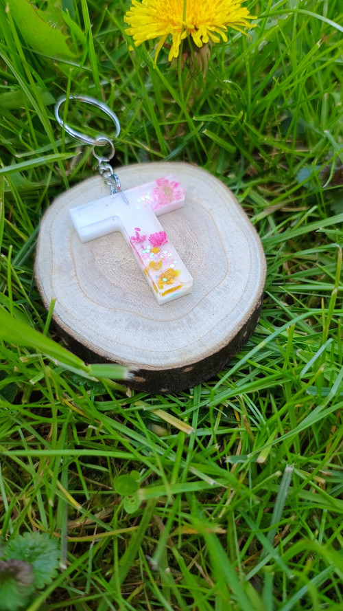 Letter "T" Flower art — foto 3