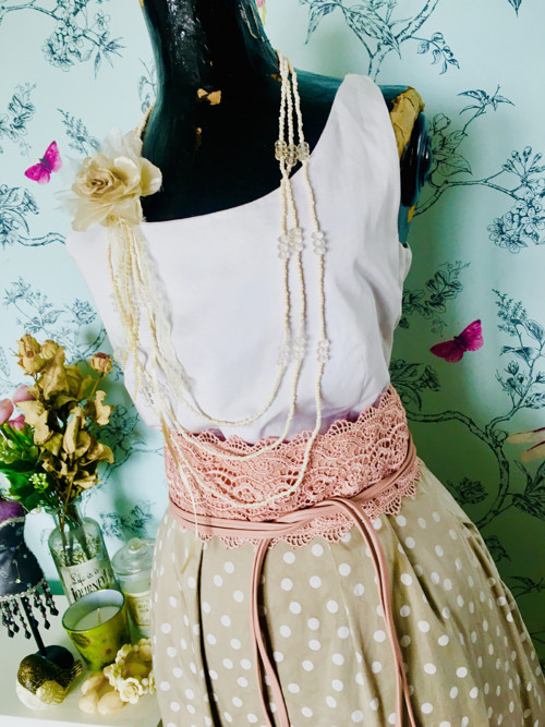 Šaty elegantní cream&puntík — foto 2