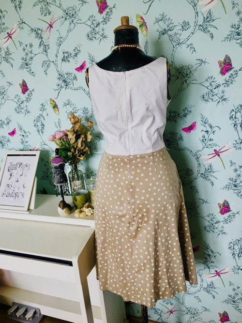 Šaty elegantní cream&puntík — foto 6
