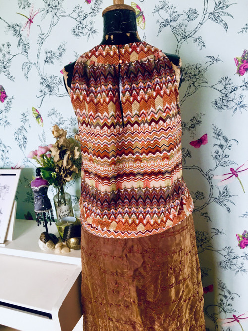 Top etno s náhrdelníkem — foto 4