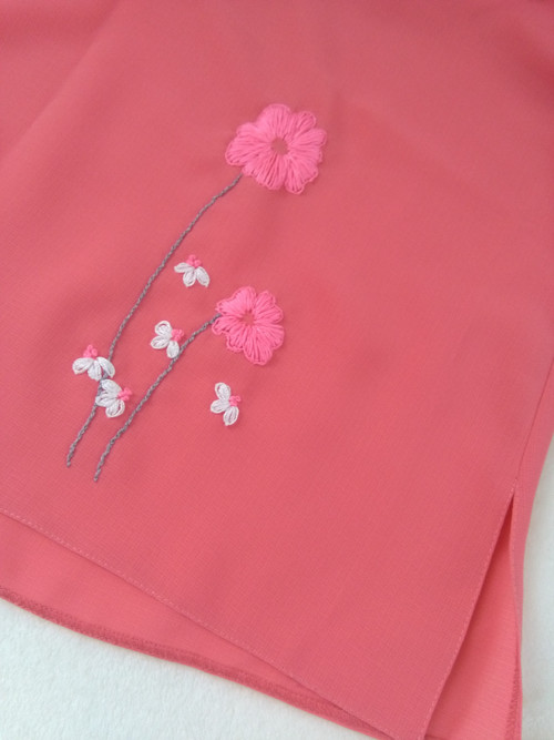 Rose (ručně vyšívaná halenka) — foto 2