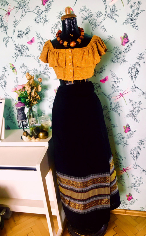 Crop halenka okr&puntík — foto 2
