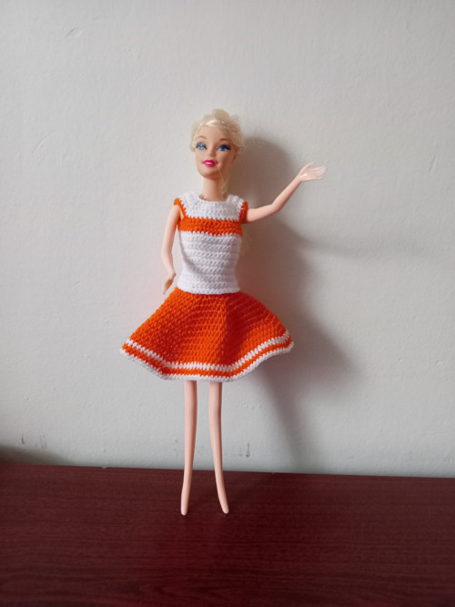 Triko, sukně, klobouk a kabelka - pro Barbie — foto 2