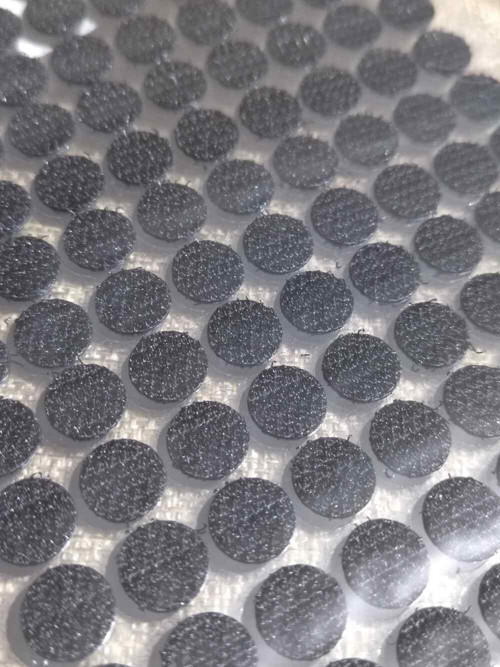 Suchý zip samolepicí kolečka Ø10 mm černá — foto 2