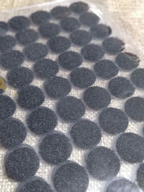 Suchý zip samolepicí kolečka Ø15 mm černá — foto 2