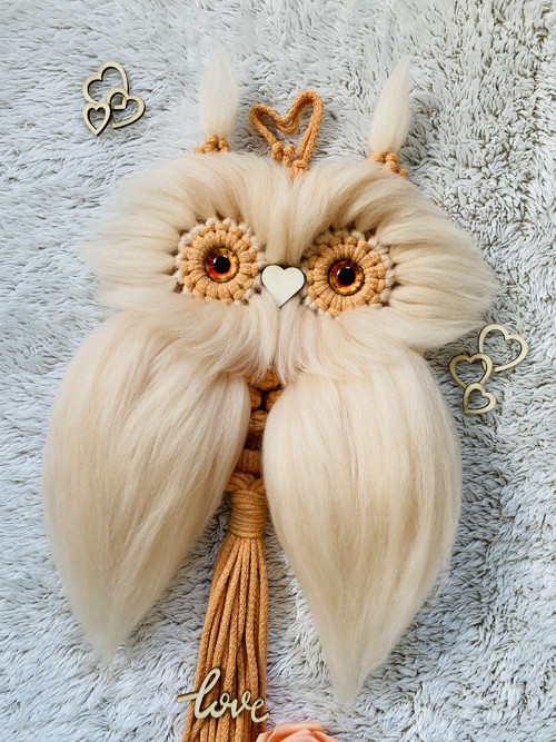 Macramé sovička v oranžové barvě — foto 2