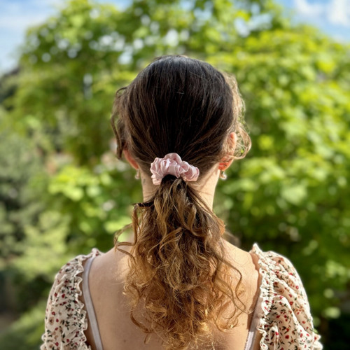 BABY PINK - hedvábná scrunchie MINI — foto 2