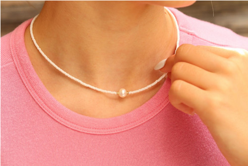 Letný choker s perlou — foto 2