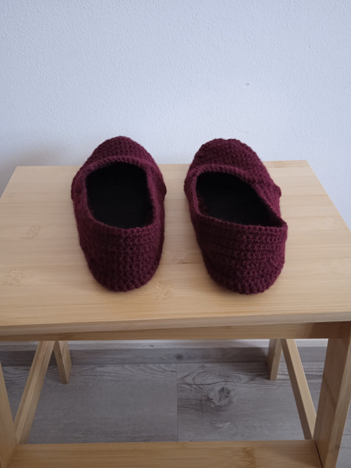 Háčkované boty višně — foto 2
