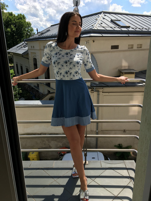 Šaty — foto 3
