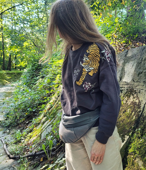 Ledvinka Haru tmavě šedá — foto 4