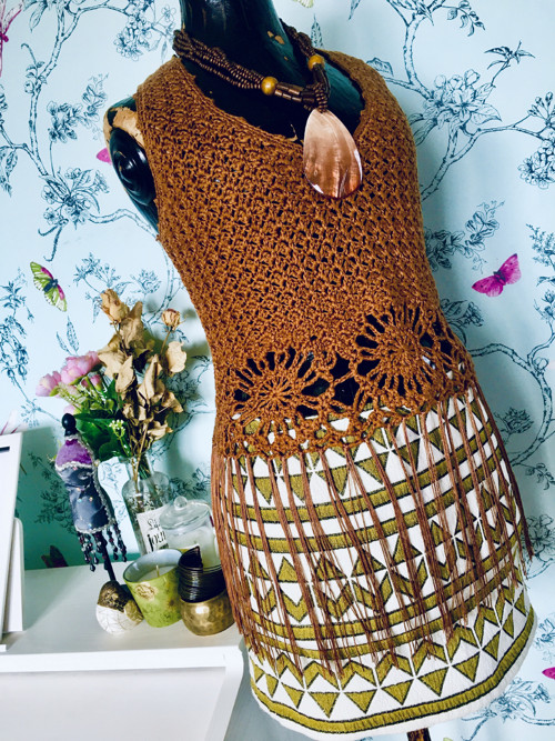 Top karamelka háčkovaný — foto 3