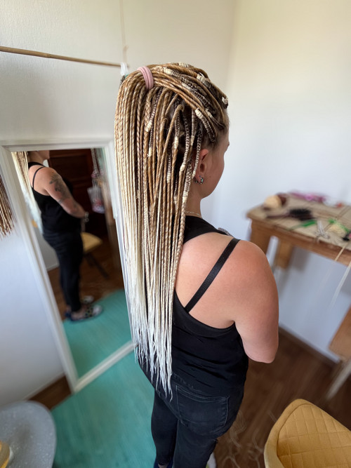 De Set Pseudodredů A Copánků (Ombré) — foto 4