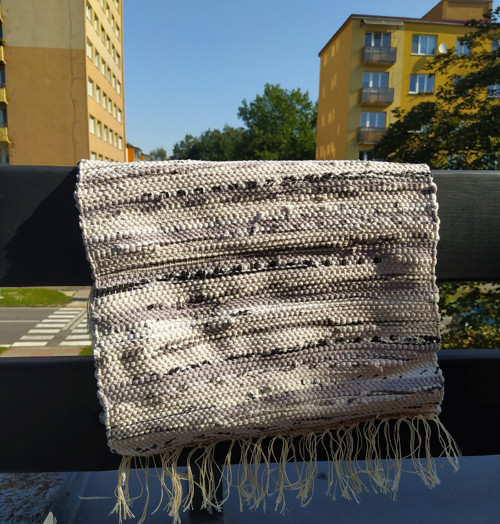 Malý tkaný kobereček...šedý — foto 2