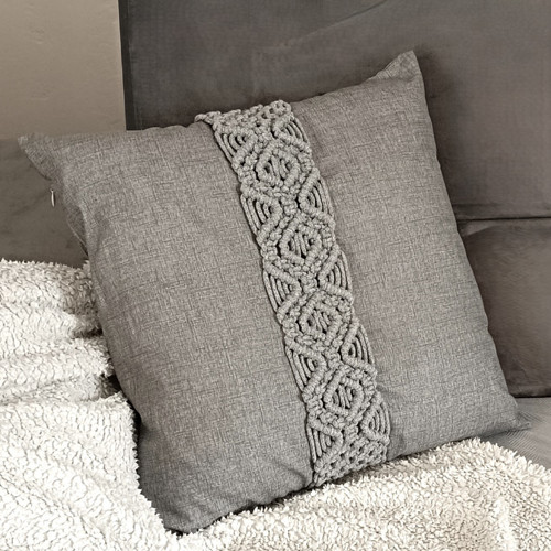 Polštář s macrame aplikací — foto 2