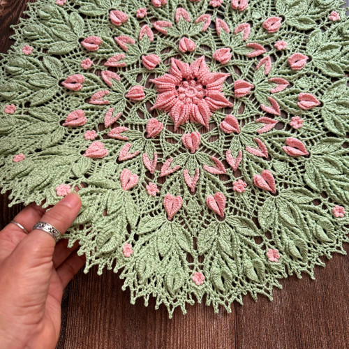 Háčkovaná dečka strukturovaná 48 cm — foto 5