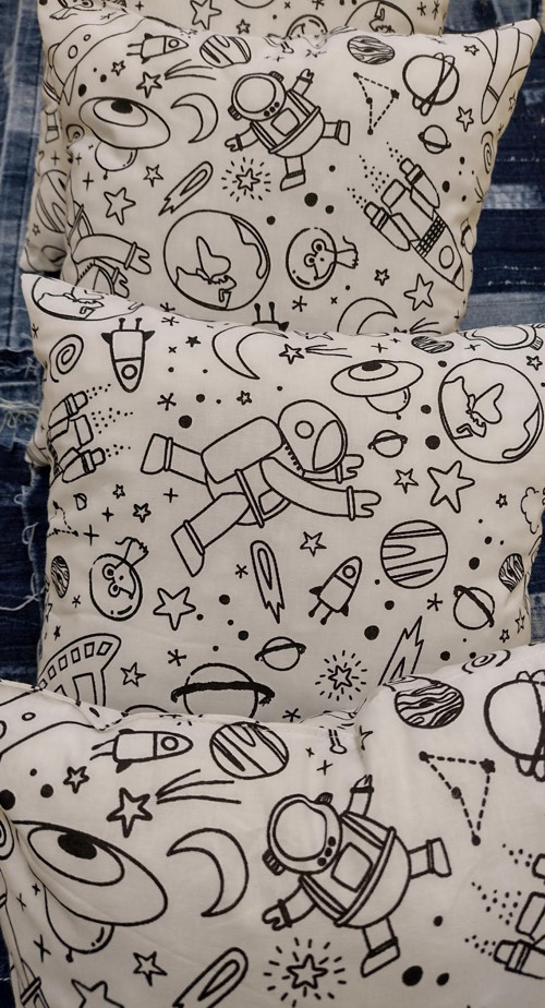 Polštářek omalovánka Vesmír — foto 4