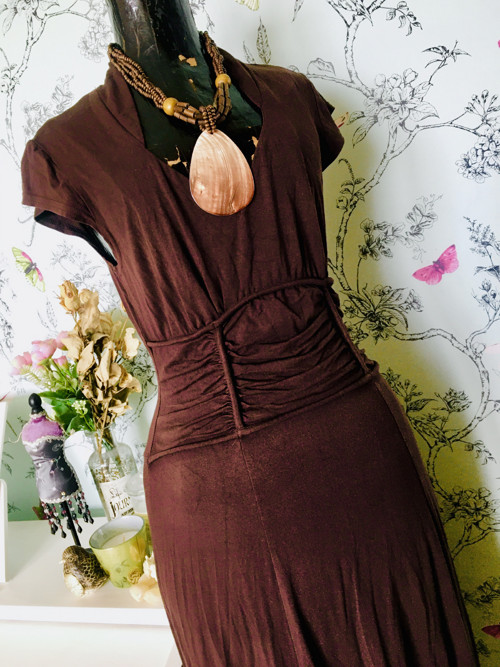 Šaty elegance v čokoládě — foto 3