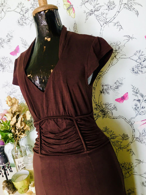 Šaty elegance v čokoládě — foto 4