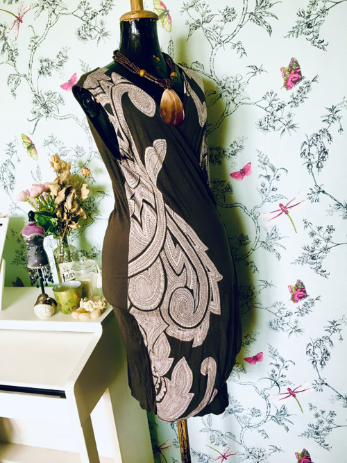 Šaty zavinovací s ornamenty — foto 3