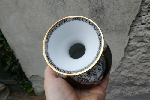 Dívky...porcelánová vázička László Jurcsák — foto 6