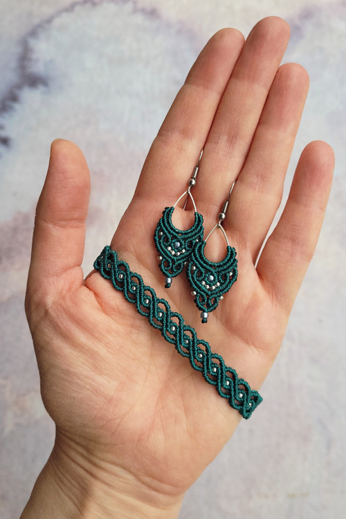Macramé náramek - zelenomodrý — foto 4