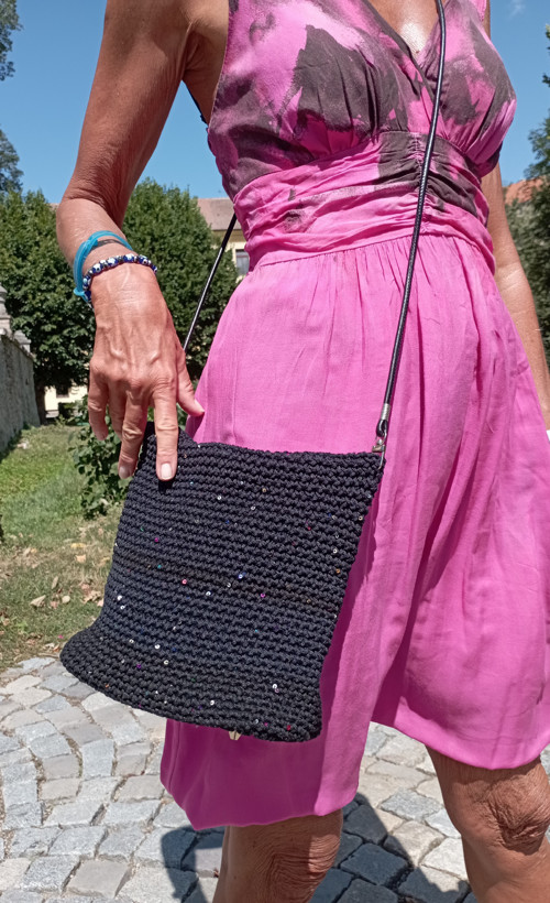 Černá háčkovaná kabelka s flitry Piccola — foto 6