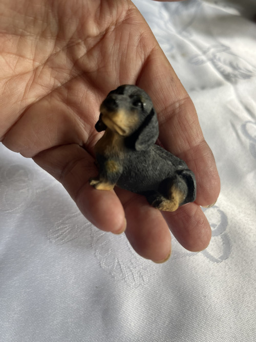Miniatura jezevčík-polyresin — foto 3