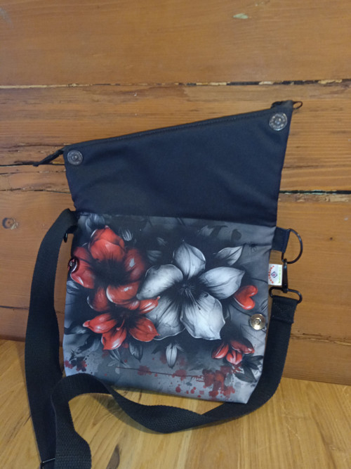 CROSSBODY TAŠTIČKA červenošedé květy — foto 2