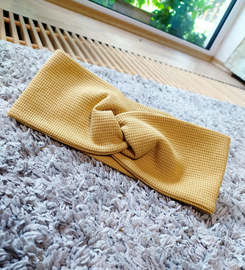 Čelenka hořčicová křížená — foto 2