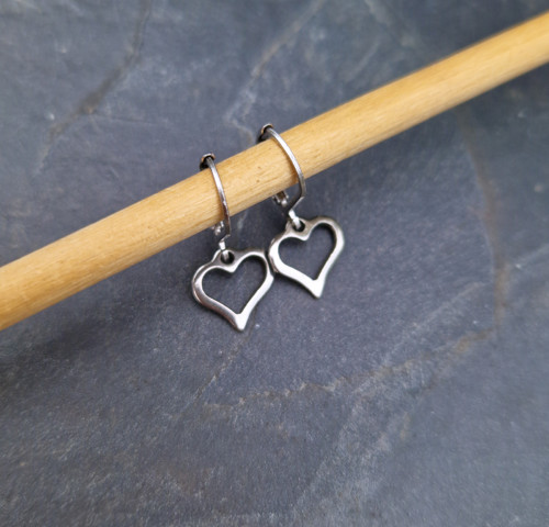 Ocelové náušnice*jemná srdíčka*obrysy — foto 3